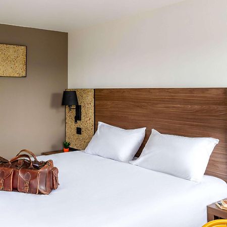Greet Hotel Chatellerault Bagian luar foto