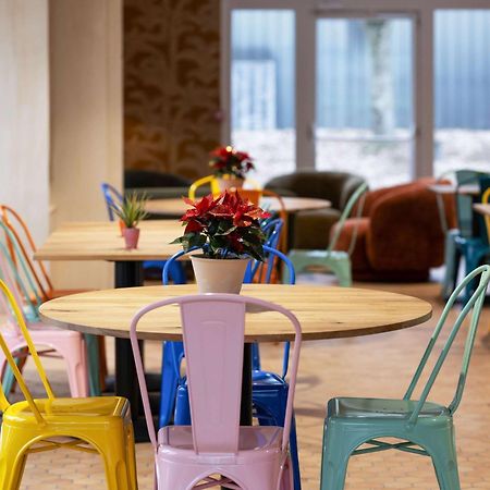 Greet Hotel Chatellerault Bagian luar foto