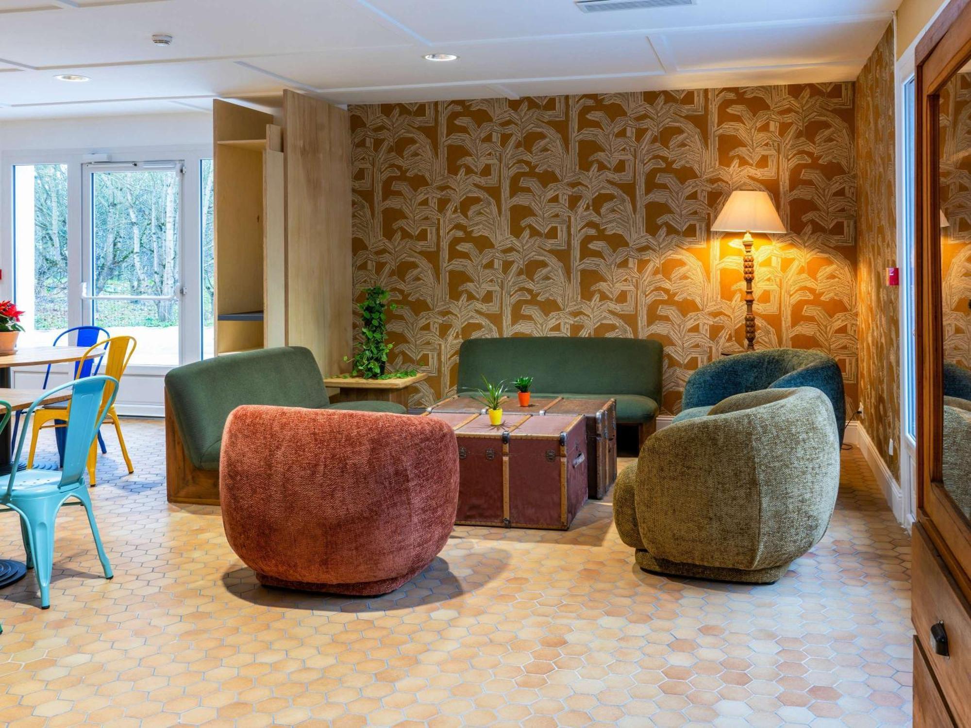 Greet Hotel Chatellerault Bagian luar foto