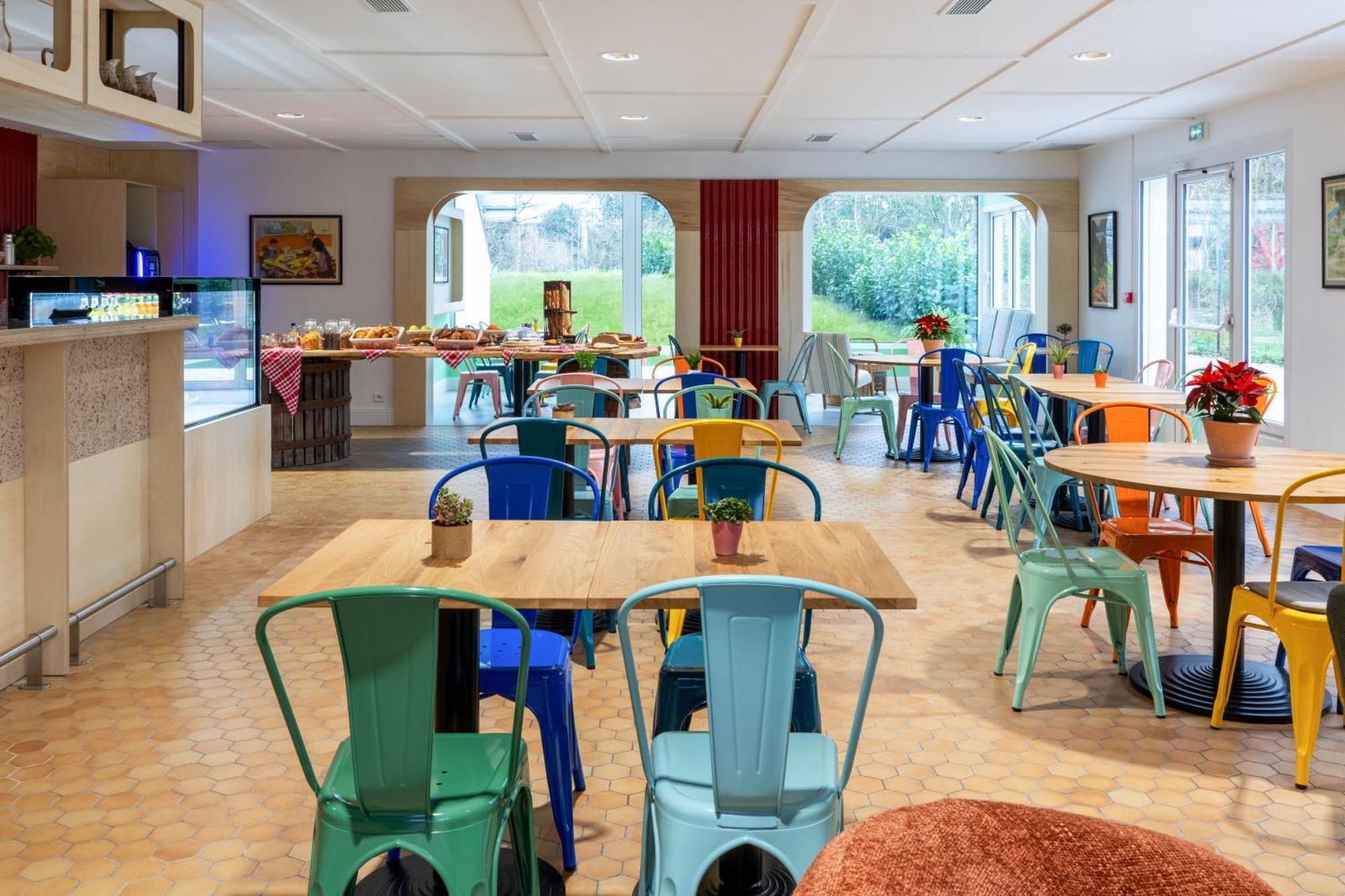 Greet Hotel Chatellerault Bagian luar foto