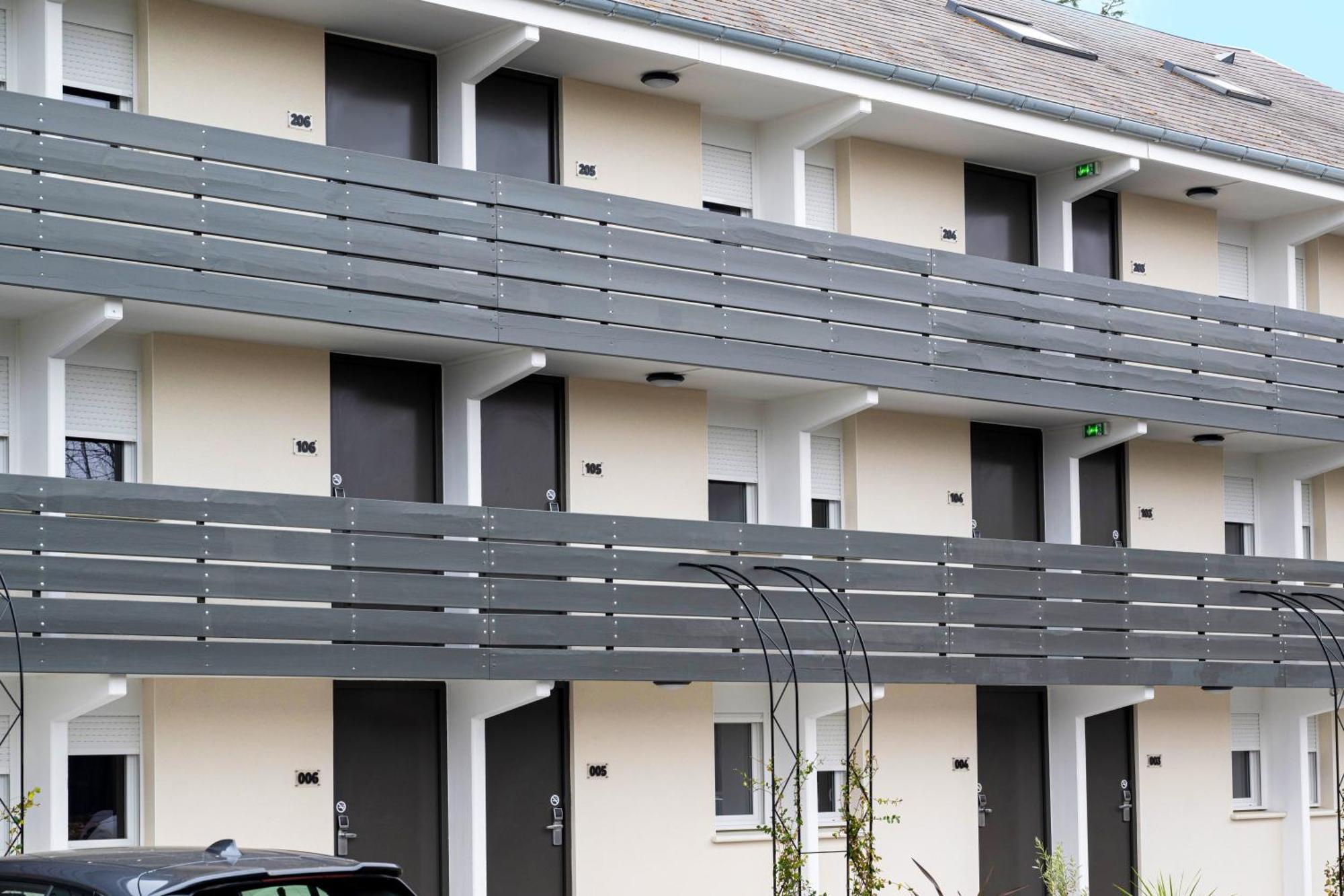 Greet Hotel Chatellerault Bagian luar foto