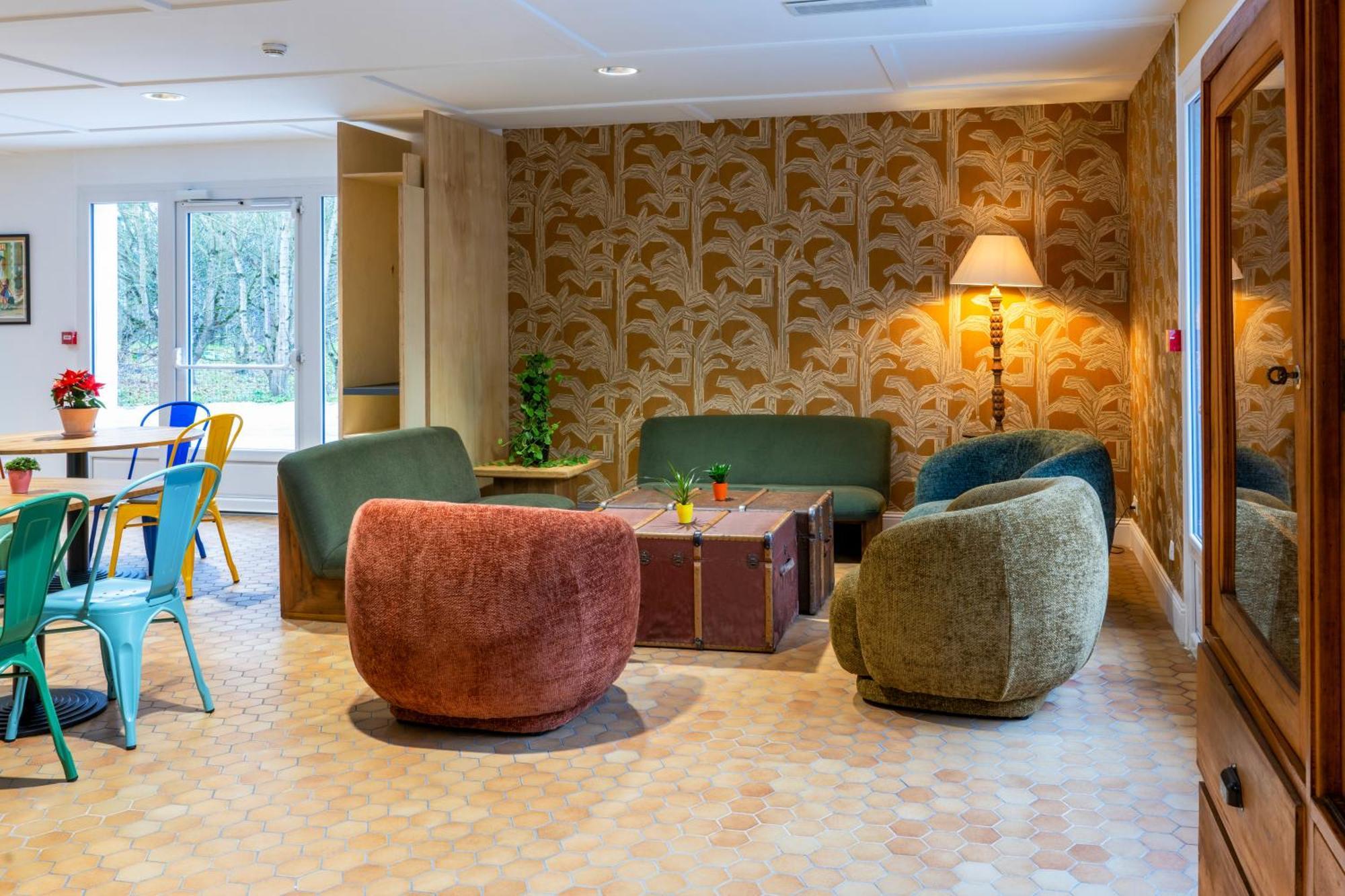 Greet Hotel Chatellerault Bagian luar foto