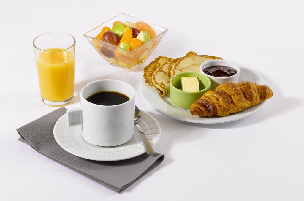 Greet Hotel Chatellerault Bagian luar foto